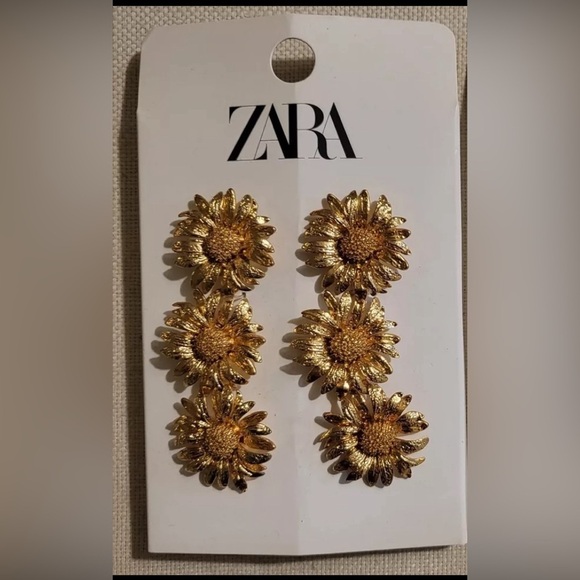 ZARA LIMITED EDITION TRIPLE DAISY FLOWER DROP EARRINGS GOLD NWT - Picture 8 of 8